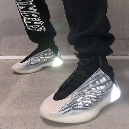 篮球鞋最近新款爆料视频,揭秘近期热门新款爆料视频  第1张